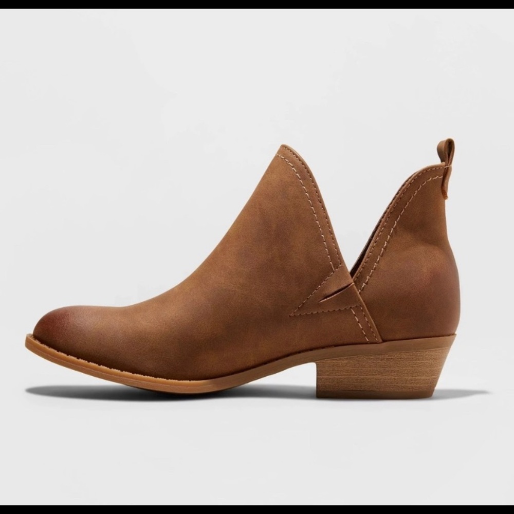 Universal Thread Brown Ankle Boots